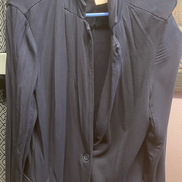 Clothes - Picture 6 of 16